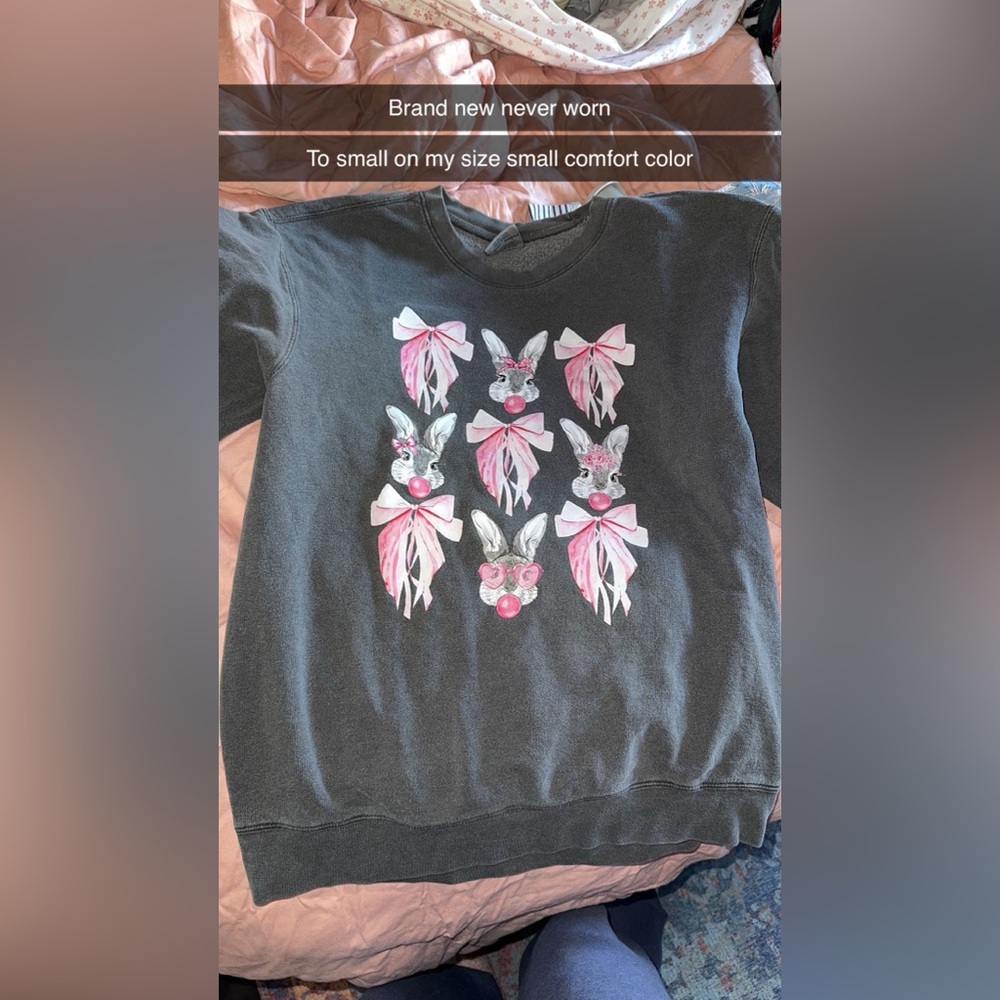 Bunnies blowing bubblegum bubbles with pink bows, comfort color size small